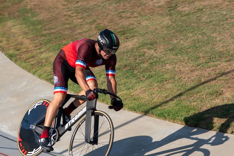 At speed on the banking during the Masters and Juniors State Time Trial Championships.